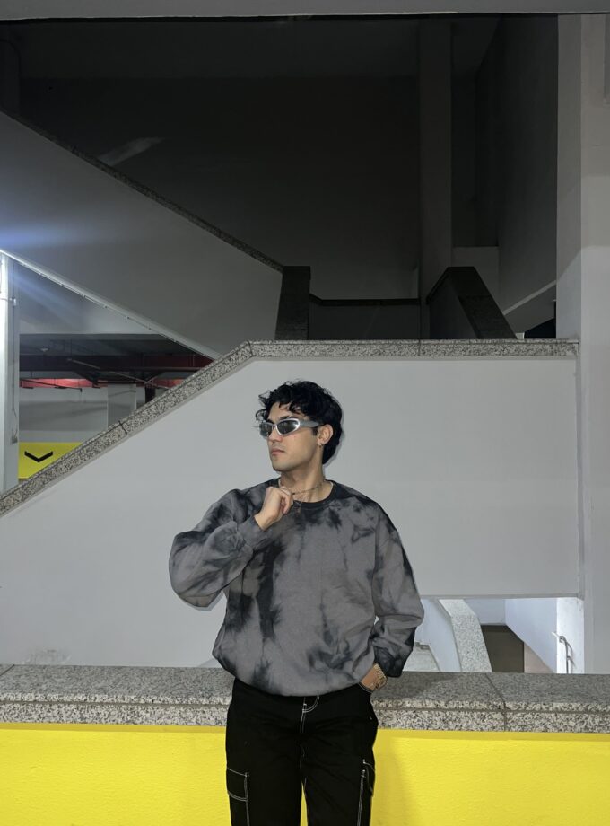 Basic Grey Black Yıkama Sweat