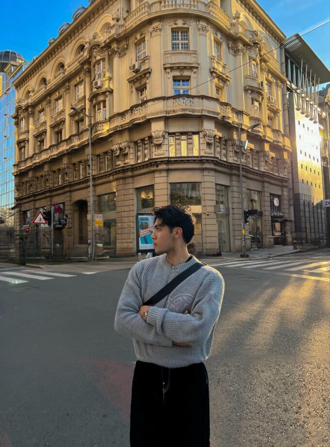 VCNTY Nakış Detaylı Premium Triko Kazak